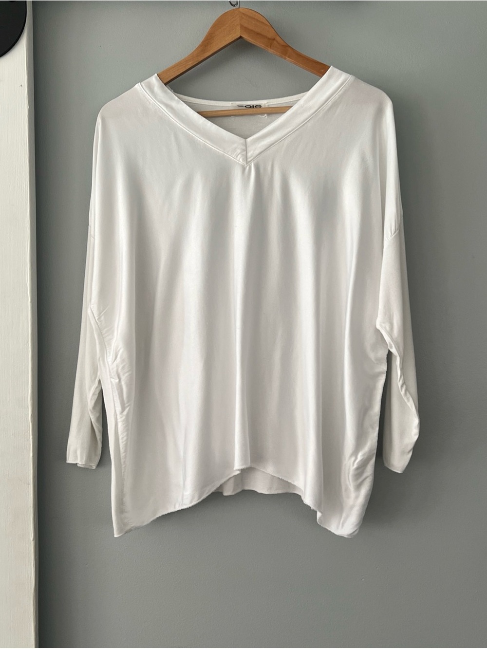 Pois Made In Italy Women’s Silk Viscose White V-Neck Relaxed Fit Tunic Top